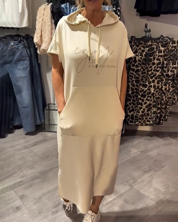 Ebba™ | Ledig kjole med hette og feminin passform