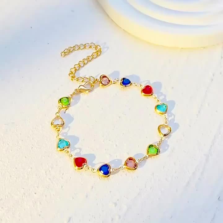 Nordisk hjertearmbånd Elegant armbånd med fargerike hjerter