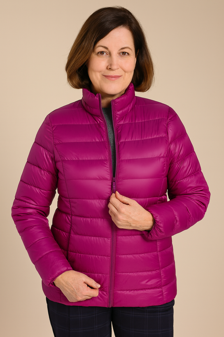 Aurora™ - Ny Ultralett Jakke med Hvite Andefjær