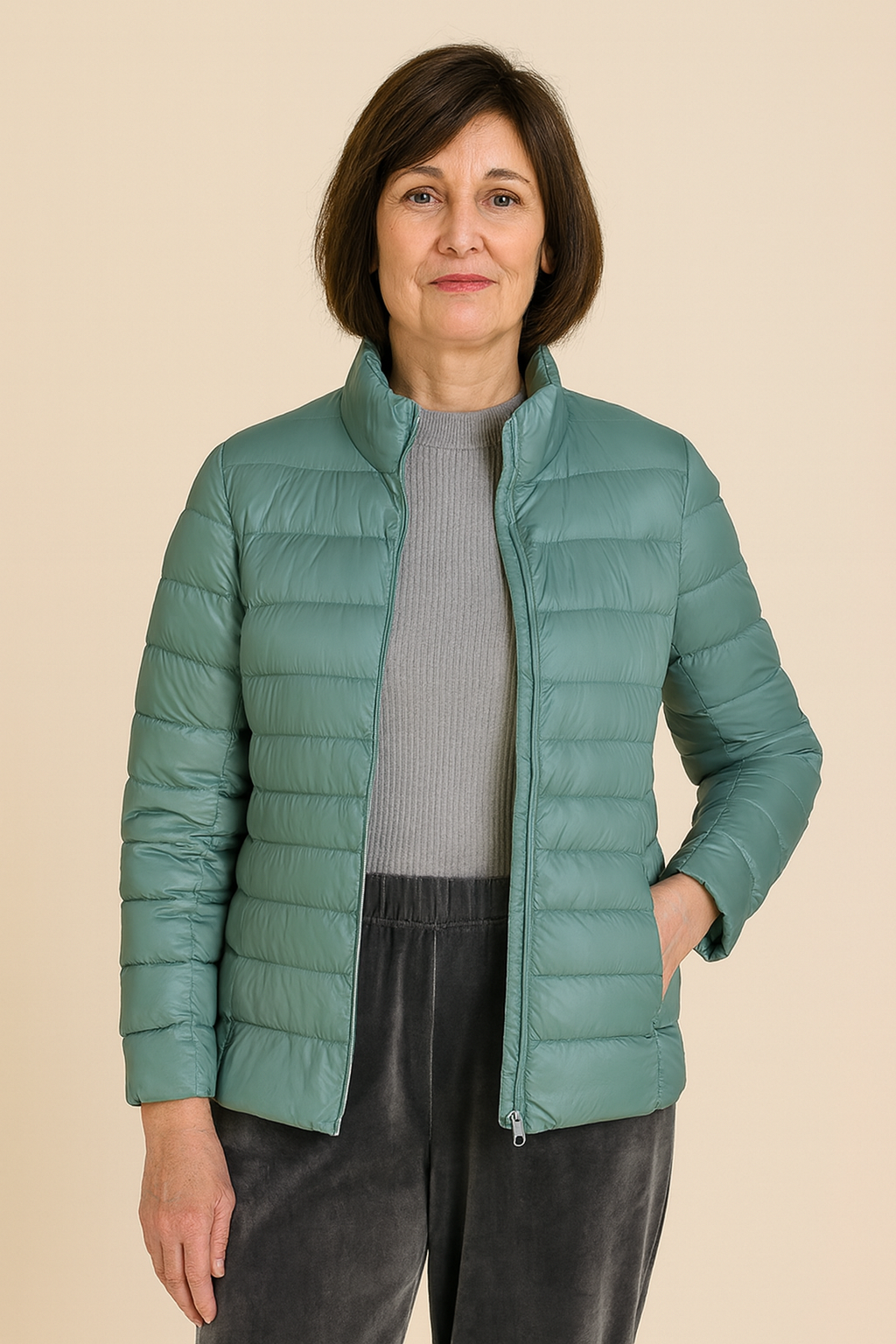 Aurora™ - Ny Ultralett Jakke med Hvite Andefjær