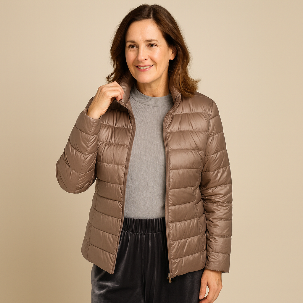 Aurora™ - Ny Ultralett Jakke med Hvite Andefjær