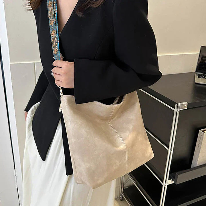 Embjørg™ | Klassisk skulderveske med justerbar mønstrete stropp